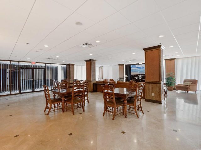 Под контрактом: $4,500 (2 спален, 2 ванн, 1586 Квадратных фут)