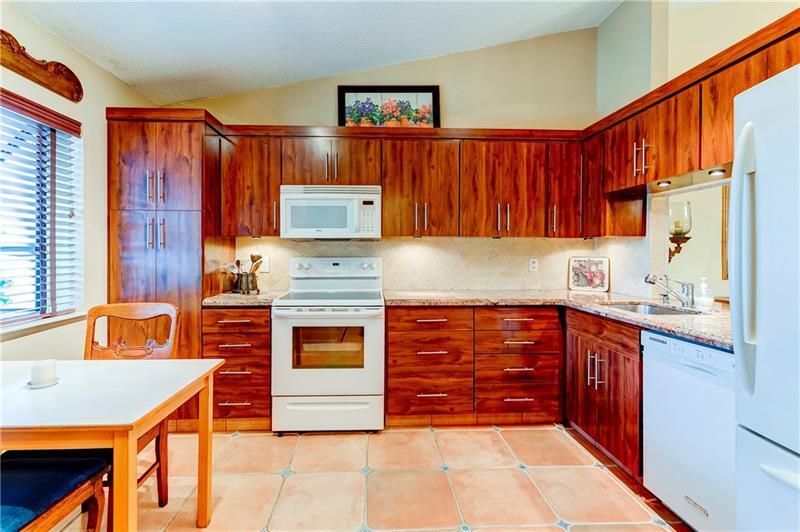 En Venta: $345,000 (2 camas, 2 baños, 1484 Pies cuadrados)