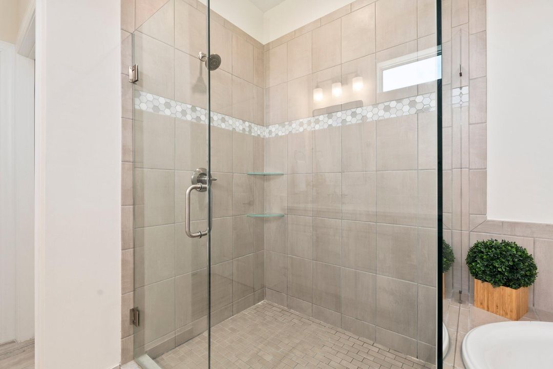 En Venta: $1,139,000 (4 camas, 3 baños, 3291 Pies cuadrados)