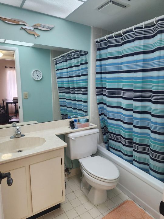 For Sale: $100,000 (2 beds, 2 baths, 1020 Square Feet)