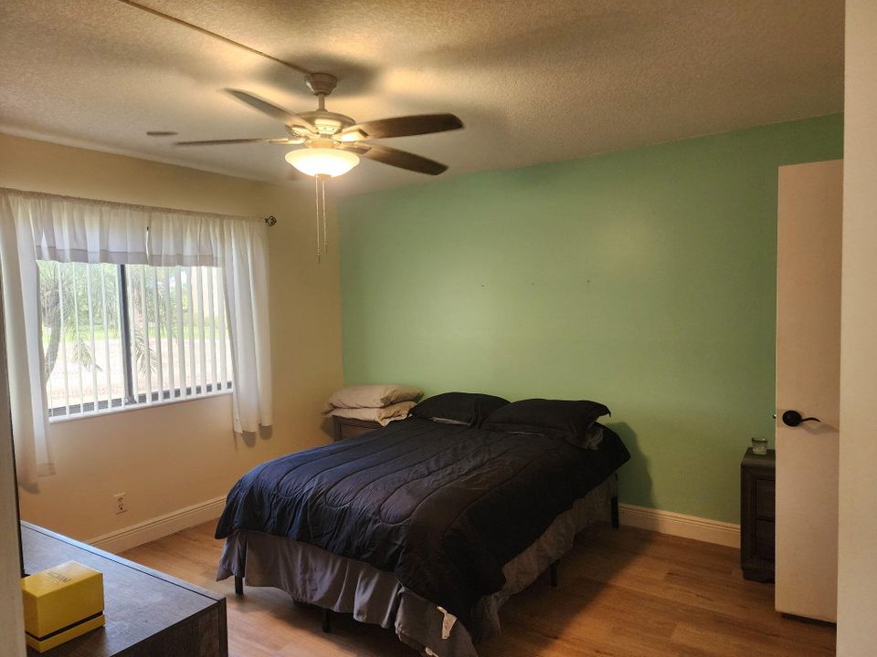 For Sale: $100,000 (2 beds, 2 baths, 1020 Square Feet)
