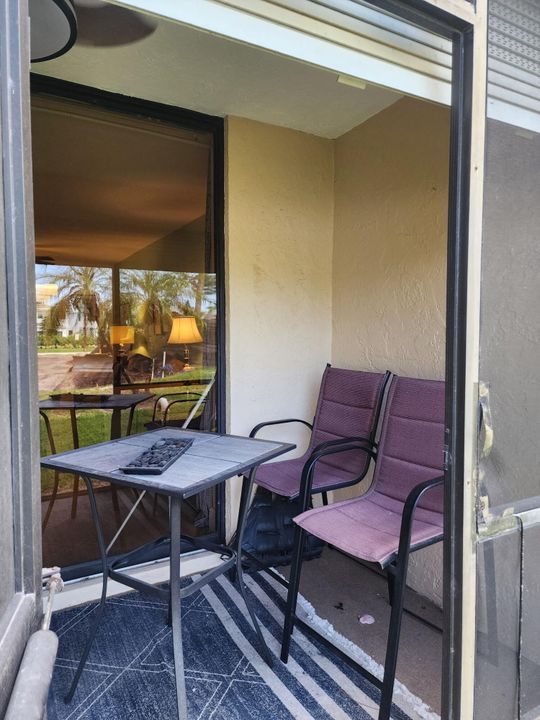 For Sale: $100,000 (2 beds, 2 baths, 1020 Square Feet)