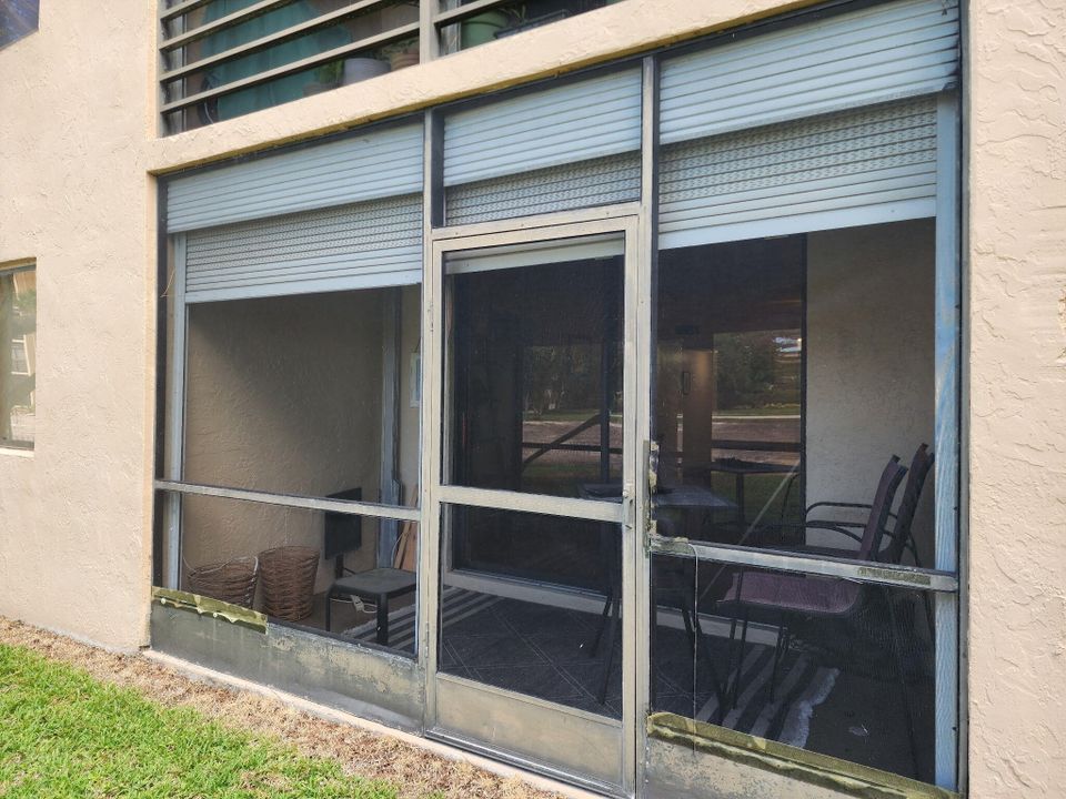 For Sale: $100,000 (2 beds, 2 baths, 1020 Square Feet)