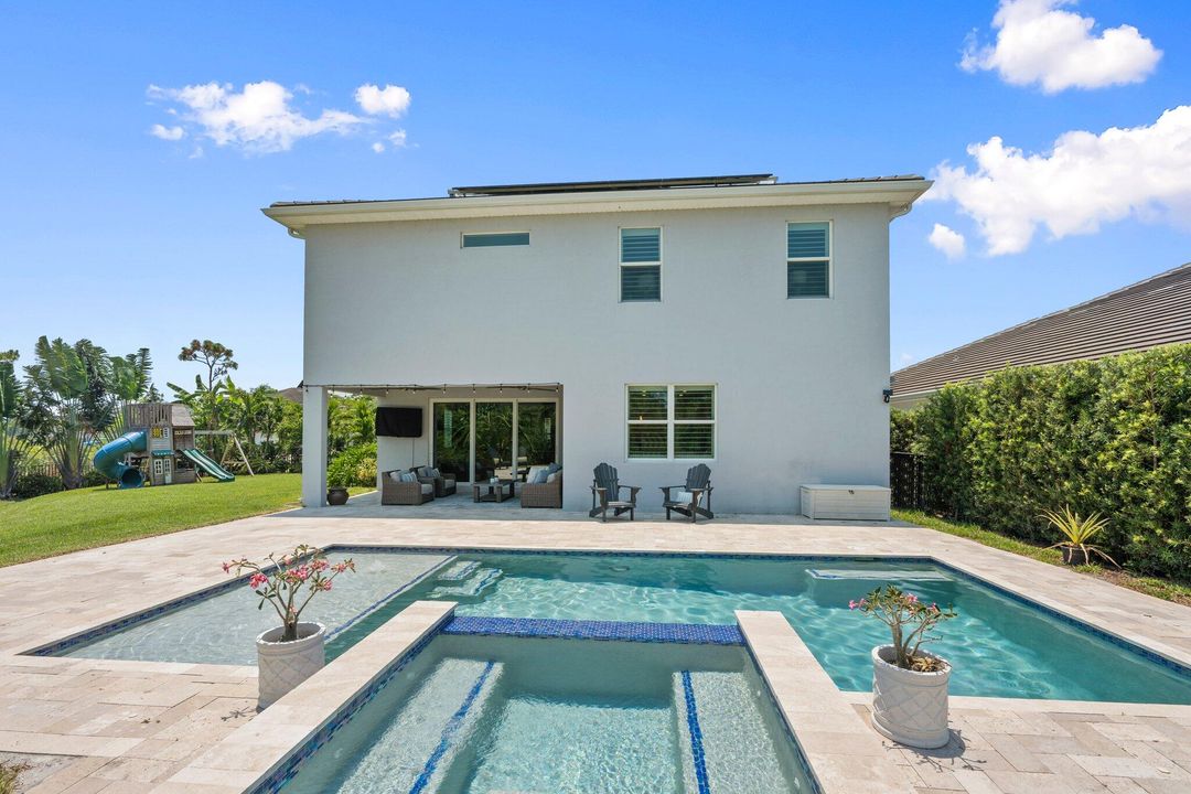 En Venta: $1,139,000 (4 camas, 3 baños, 3291 Pies cuadrados)