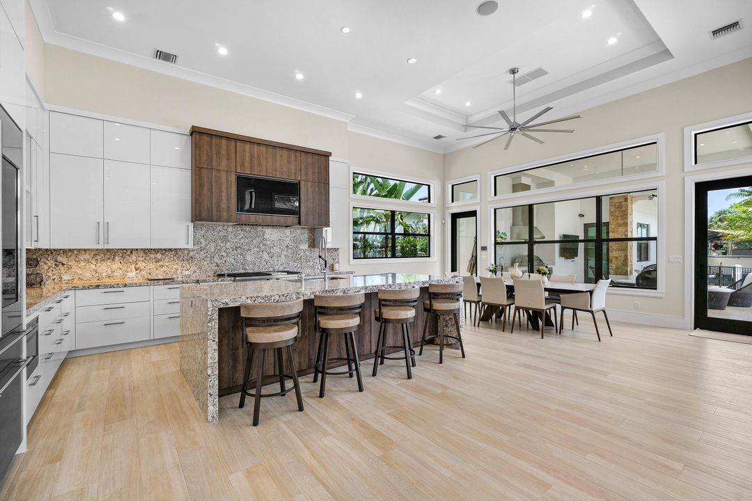 En Venta: $5,750,000 (4 camas, 4 baños, 3663 Pies cuadrados)