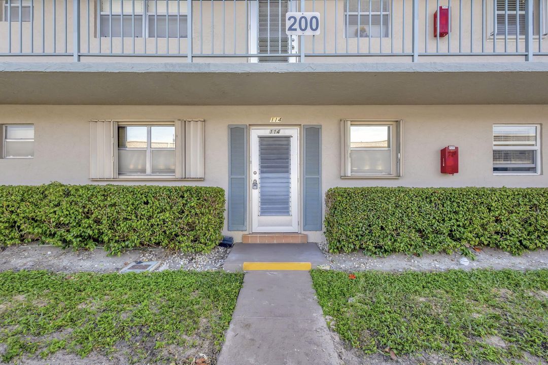 Vendido Recientemente: $169,999 (2 camas, 2 baños, 924 Pies cuadrados)