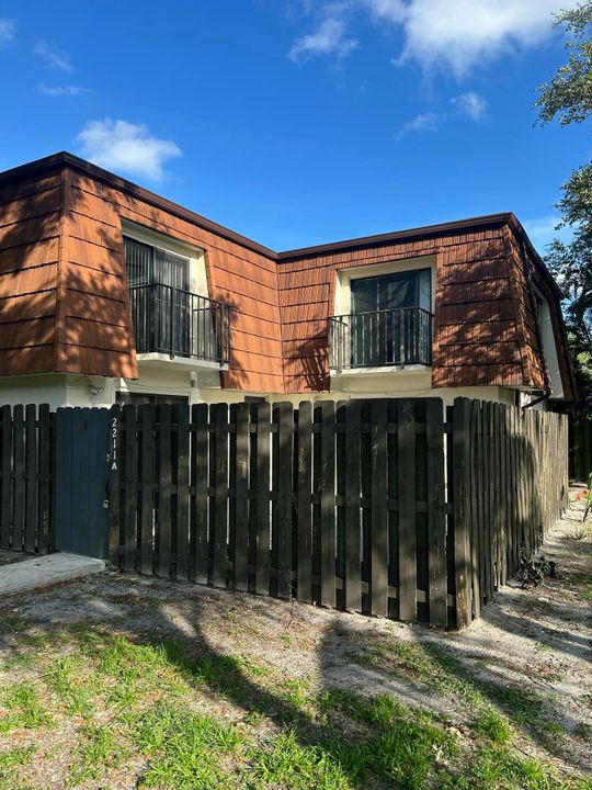 Recientemente alquilado: $2,150 (2 camas, 2 baños, 1252 Pies cuadrados)