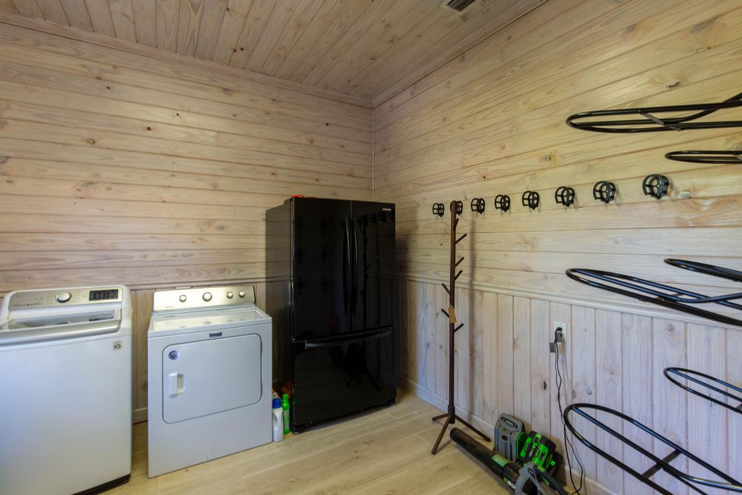 Activo con contrato: $12,500 (4 camas, 3 baños, 3254 Pies cuadrados)