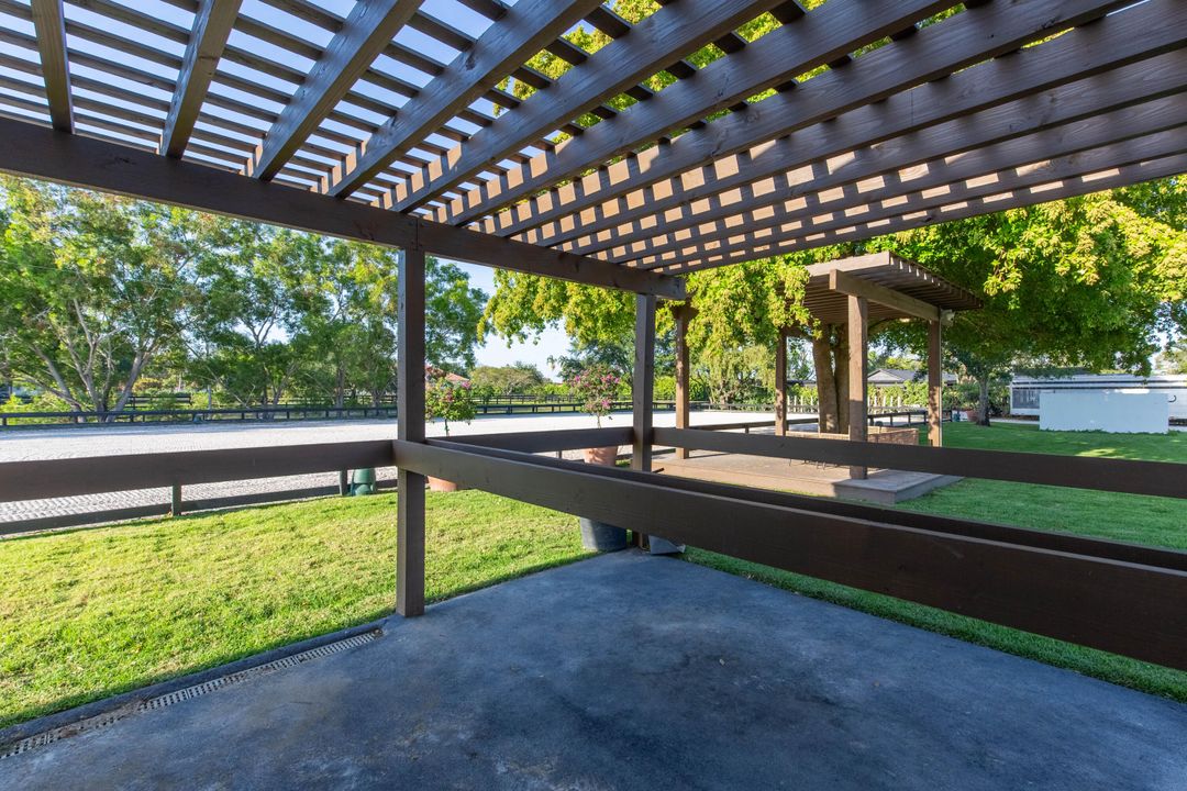 Activo con contrato: $12,500 (4 camas, 3 baños, 3254 Pies cuadrados)