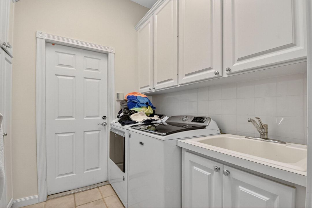 На продажу: $849,000 (4 спален, 3 ванн, 2552 Квадратных фут)