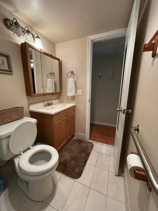 Под контрактом: $122,500 (2 спален, 1 ванн, 798 Квадратных фут)