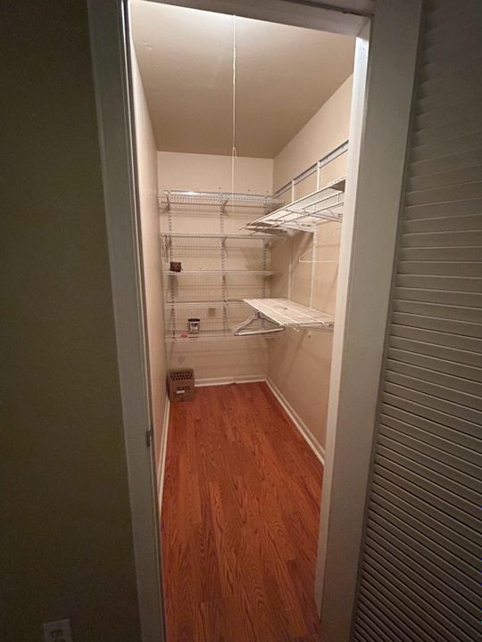 Под контрактом: $122,500 (2 спален, 1 ванн, 798 Квадратных фут)