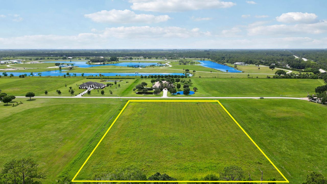 Под контрактом: $549,987 (0 спален, 0 ванн, 0 Квадратных фут)