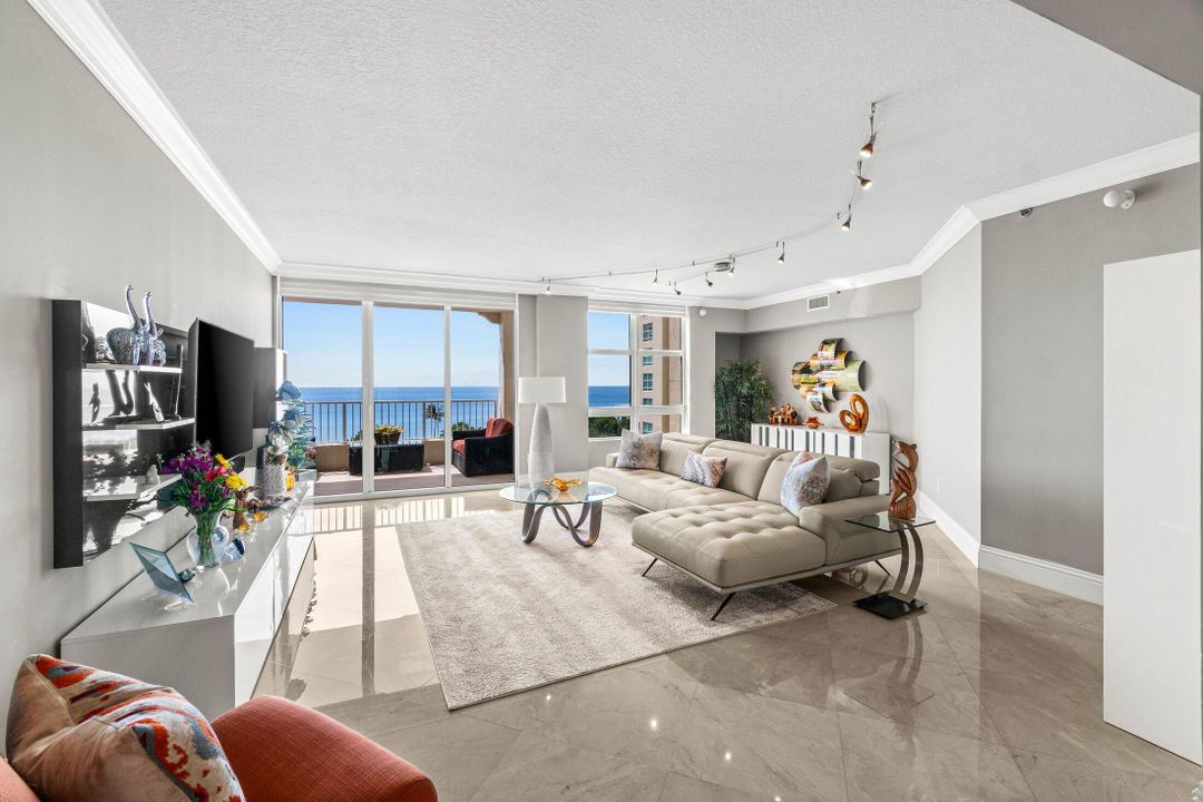 Недавно продано: $1,645,000 (2 спален, 2 ванн, 2601 Квадратных фут)