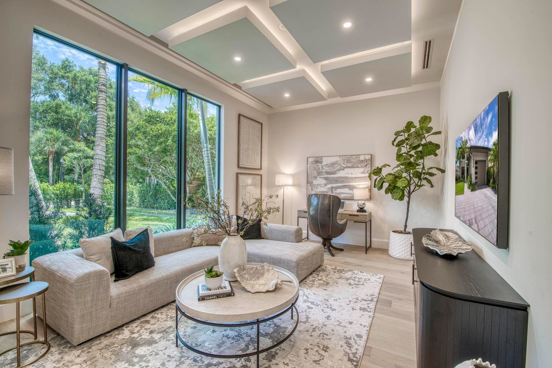 Active With Contract: $6,499,990 (5 beds, 4 baths, 4230 Square Feet)