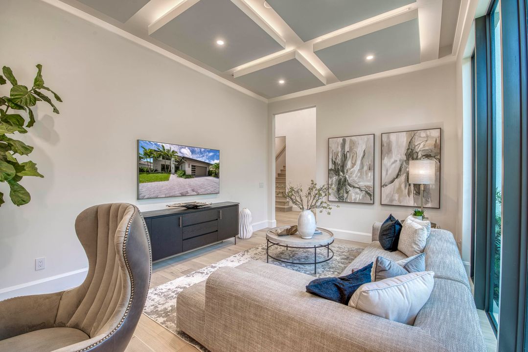 Active With Contract: $6,499,990 (5 beds, 4 baths, 4230 Square Feet)