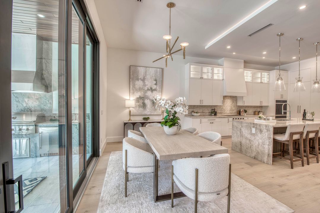 Active With Contract: $6,499,990 (5 beds, 4 baths, 4230 Square Feet)