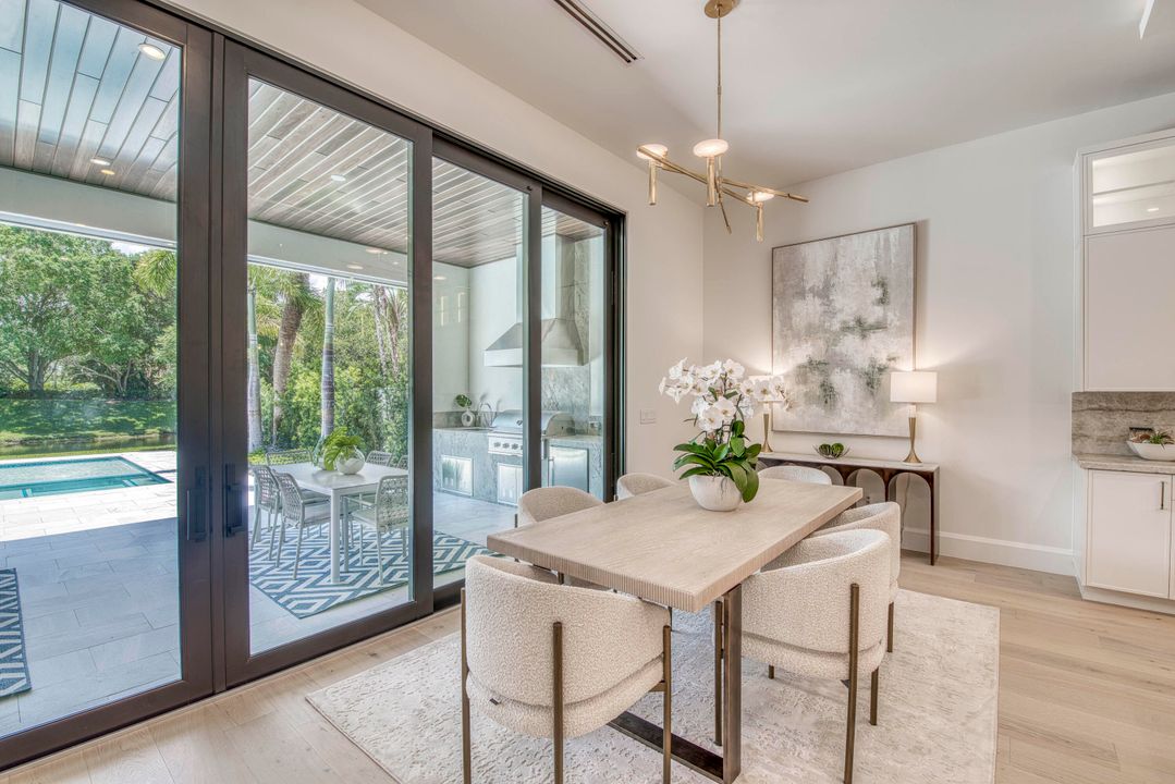 Active With Contract: $6,499,990 (5 beds, 4 baths, 4230 Square Feet)