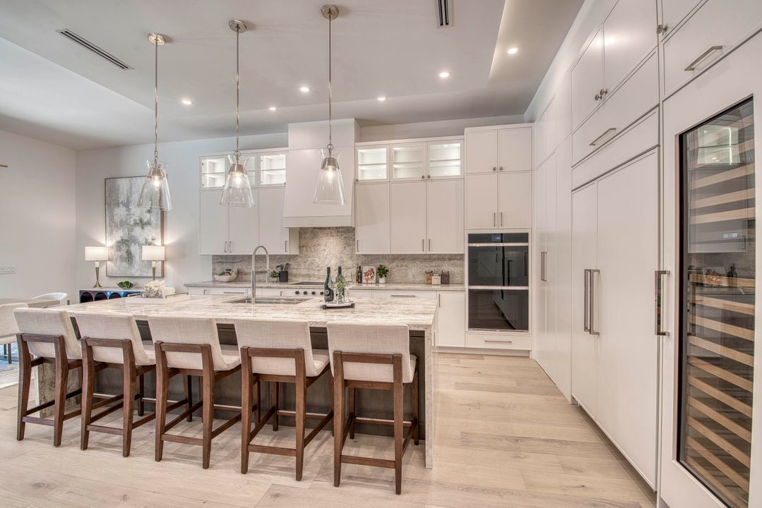 Active With Contract: $6,499,990 (5 beds, 4 baths, 4230 Square Feet)