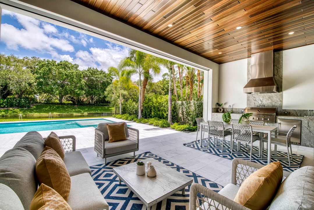 Active With Contract: $6,499,990 (5 beds, 4 baths, 4230 Square Feet)