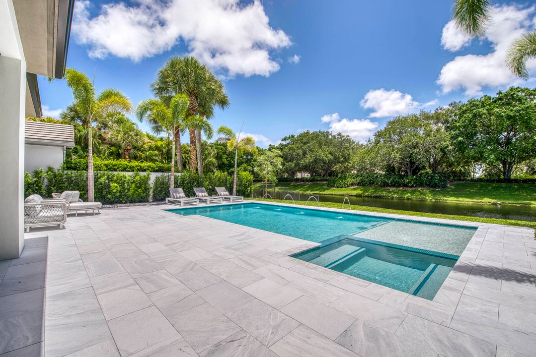 Active With Contract: $6,499,990 (5 beds, 4 baths, 4230 Square Feet)