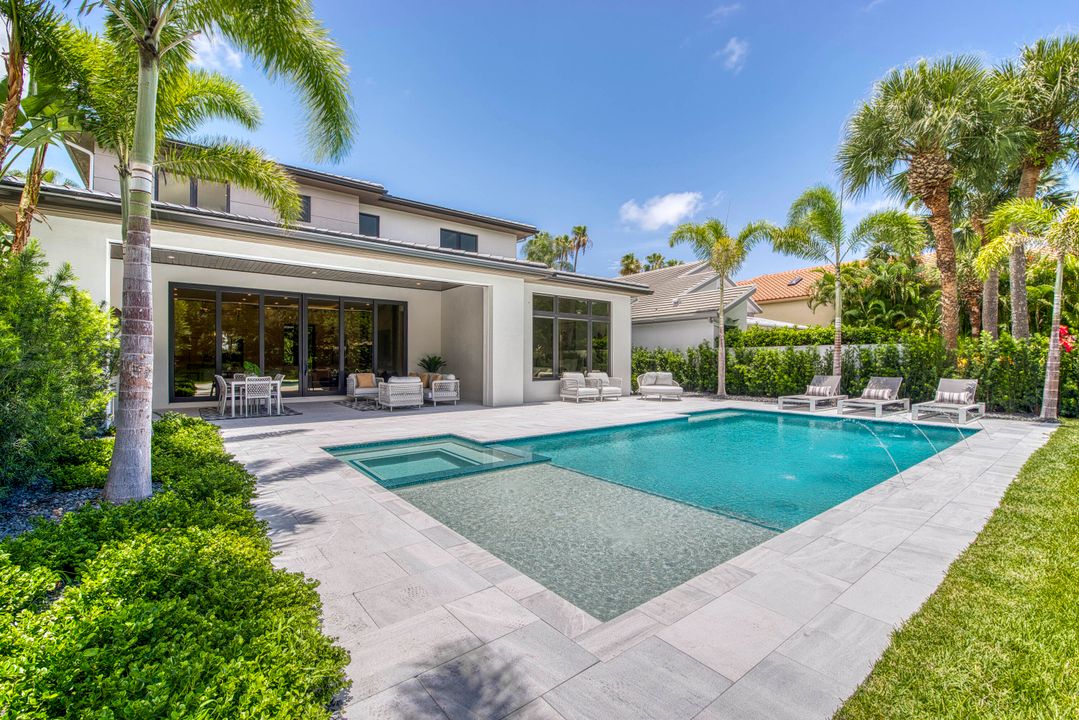 Active With Contract: $6,499,990 (5 beds, 4 baths, 4230 Square Feet)