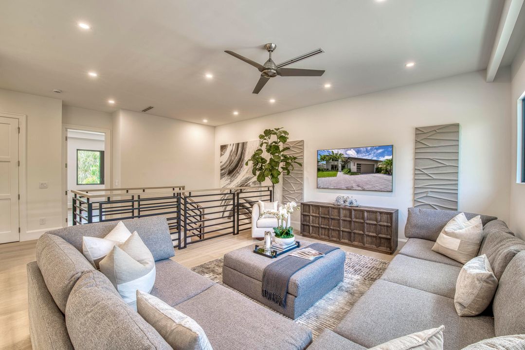 Active With Contract: $6,499,990 (5 beds, 4 baths, 4230 Square Feet)