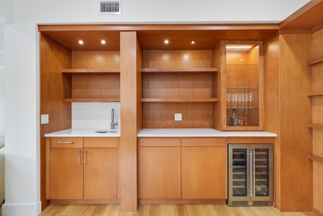 En Venta: $2,150,000 (2 camas, 2 baños, 2253 Pies cuadrados)