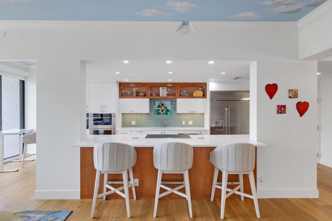 En Venta: $2,150,000 (2 camas, 2 baños, 2253 Pies cuadrados)