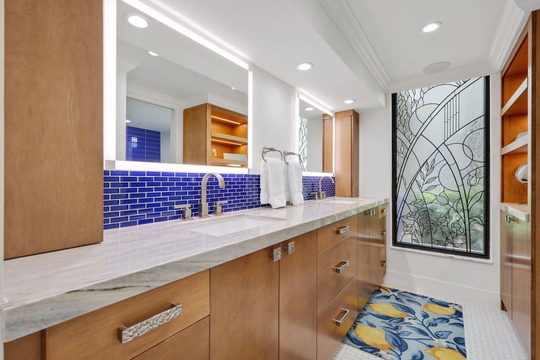 En Venta: $2,150,000 (2 camas, 2 baños, 2253 Pies cuadrados)