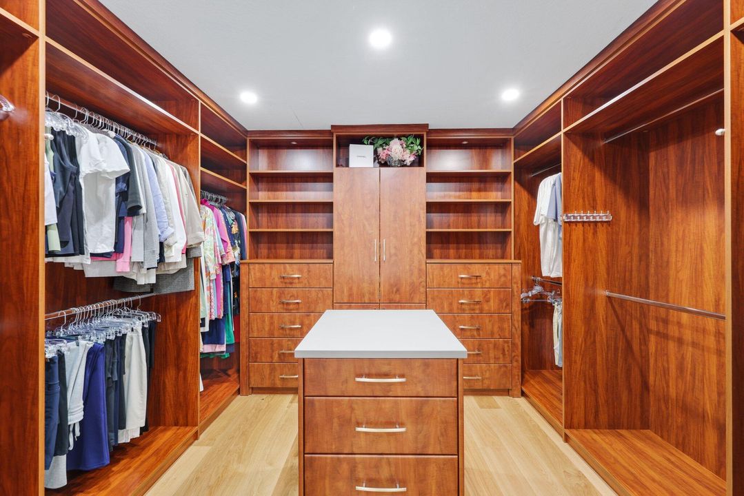 En Venta: $2,150,000 (2 camas, 2 baños, 2253 Pies cuadrados)