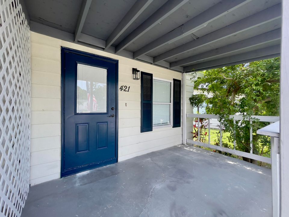 For Sale: $160,000 (2 beds, 2 baths, 1250 Square Feet)