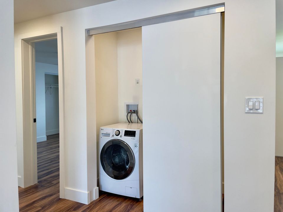 For Sale: $160,000 (2 beds, 2 baths, 1250 Square Feet)