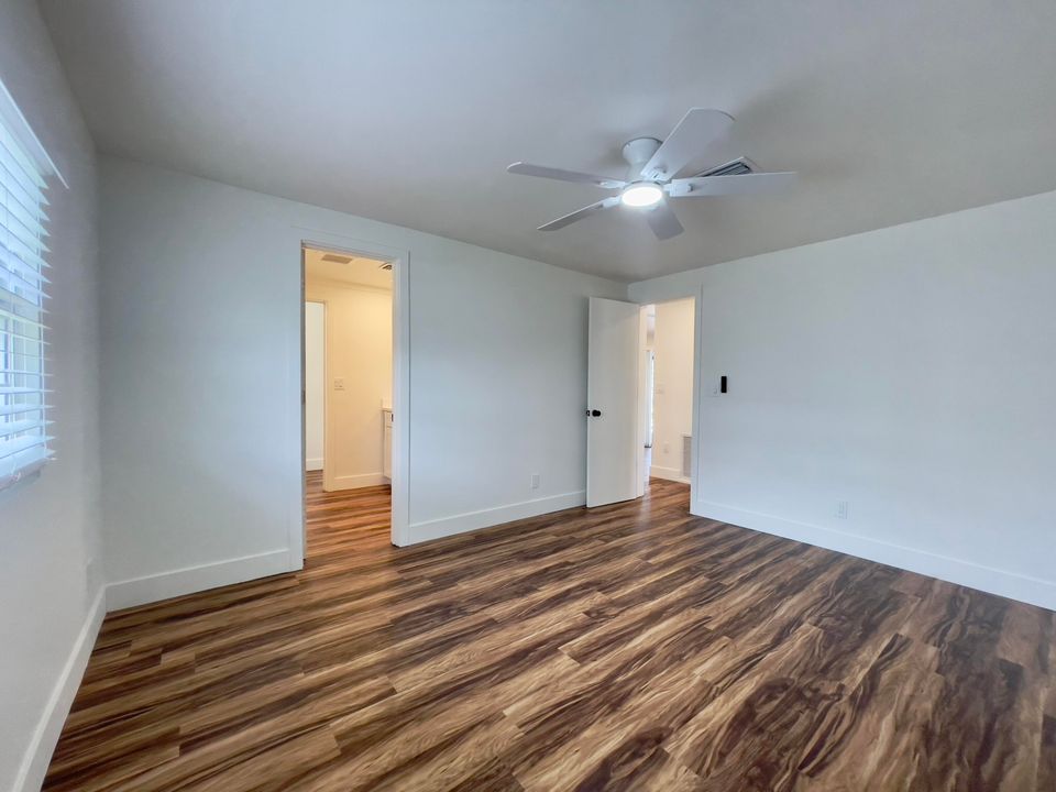 For Sale: $160,000 (2 beds, 2 baths, 1250 Square Feet)
