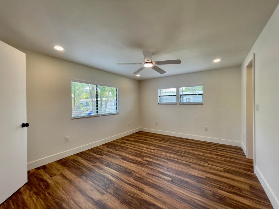For Sale: $160,000 (2 beds, 2 baths, 1250 Square Feet)