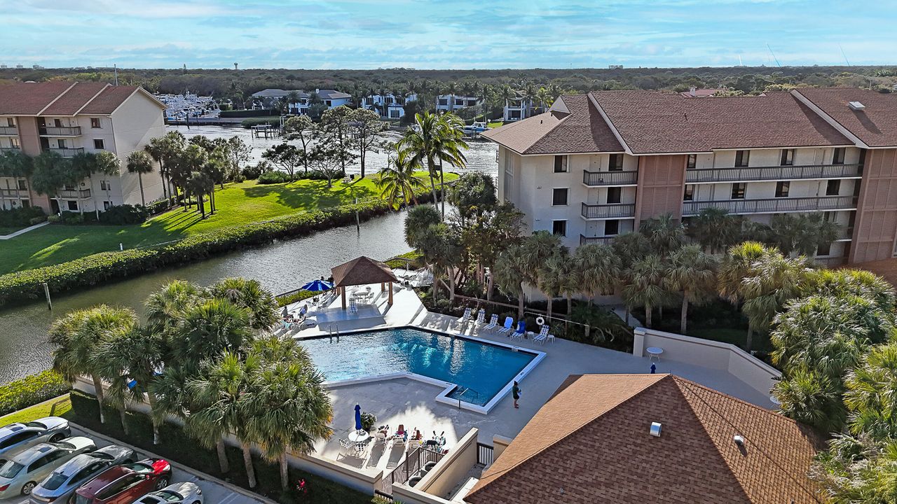 En Venta: $585,000 (2 camas, 2 baños, 1385 Pies cuadrados)