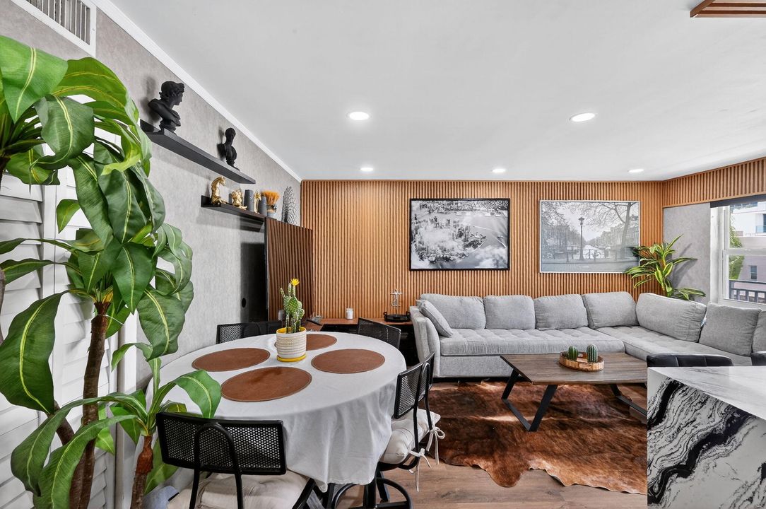 For Sale: $465,000 (1 beds, 1 baths, 590 Square Feet)