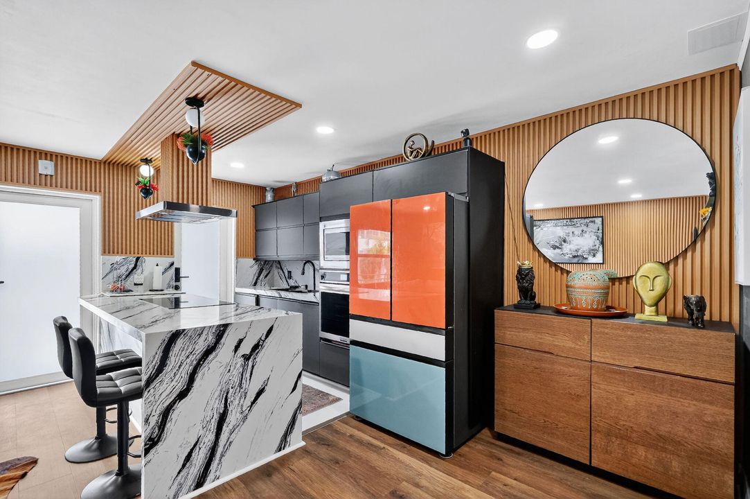 For Sale: $465,000 (1 beds, 1 baths, 590 Square Feet)