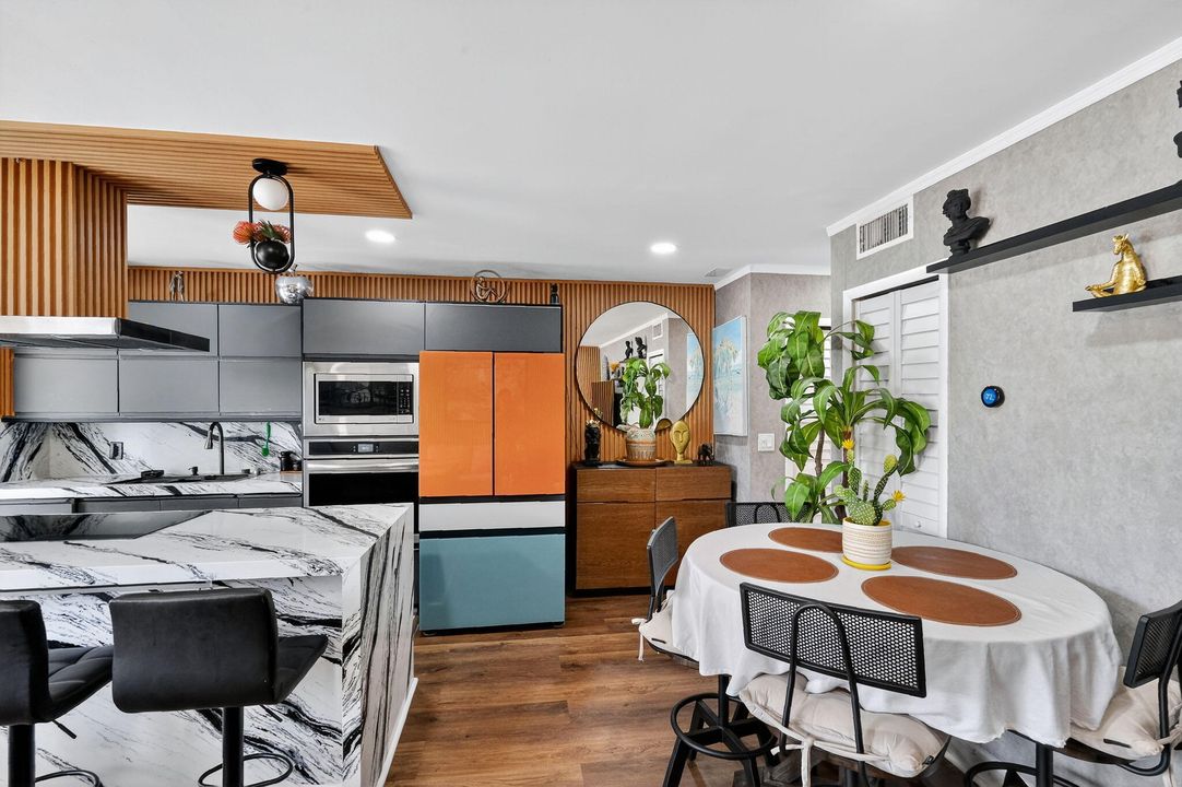 For Sale: $465,000 (1 beds, 1 baths, 590 Square Feet)