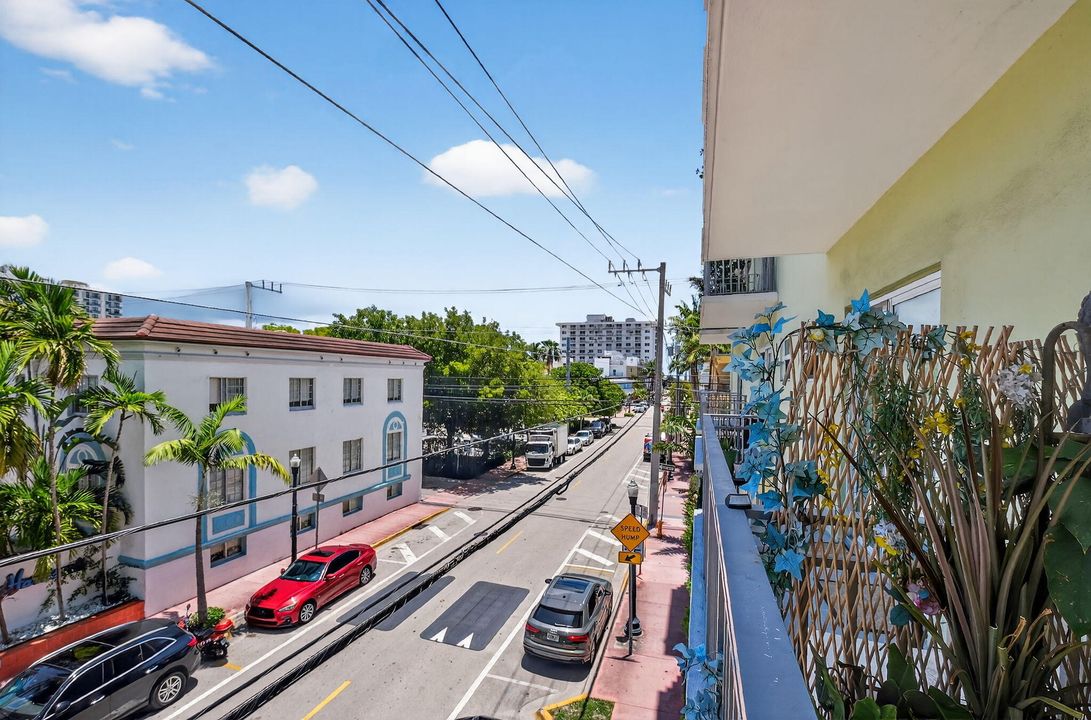 For Sale: $465,000 (1 beds, 1 baths, 590 Square Feet)