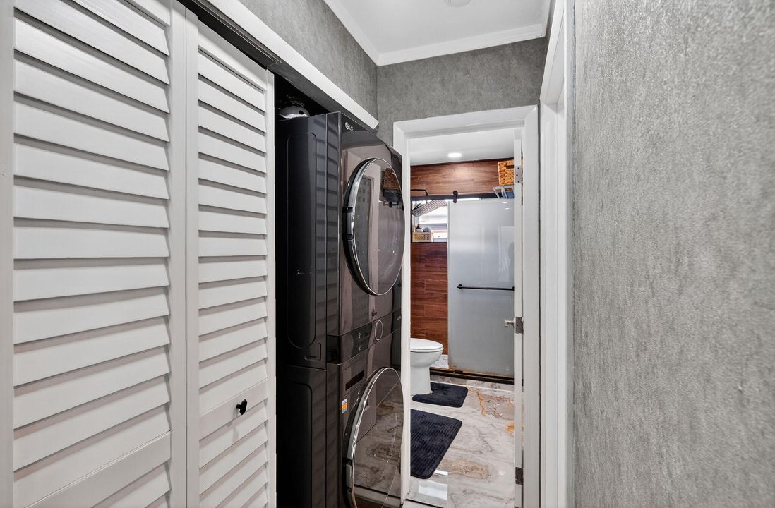 For Sale: $465,000 (1 beds, 1 baths, 590 Square Feet)