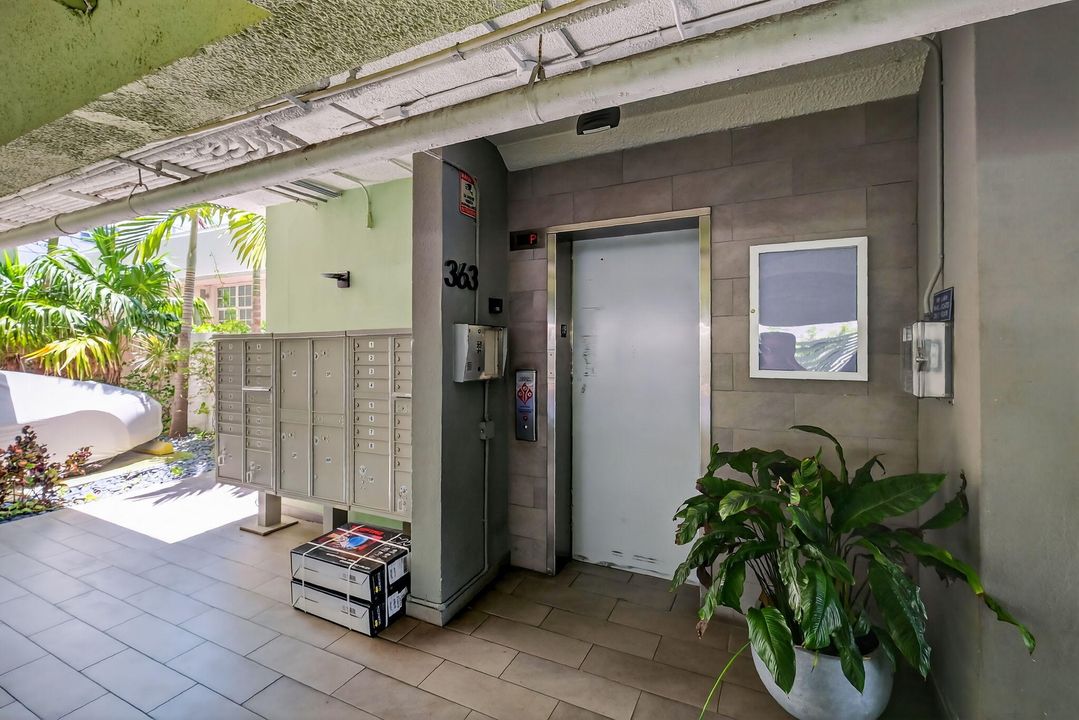 For Sale: $465,000 (1 beds, 1 baths, 590 Square Feet)