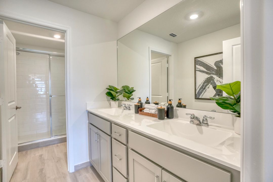 En Venta: $505,000 (4 camas, 2 baños, 1851 Pies cuadrados)