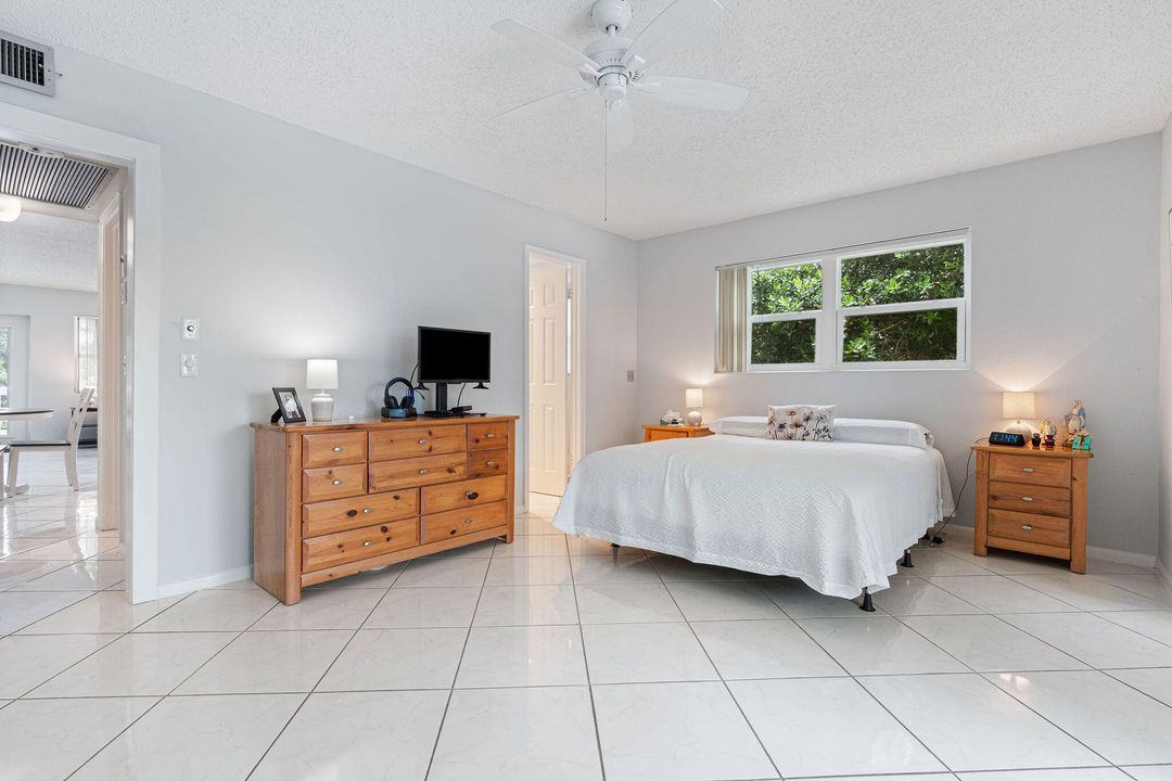 合同活跃: $94,000 (1 贝兹, 1 浴室, 703 平方英尺)