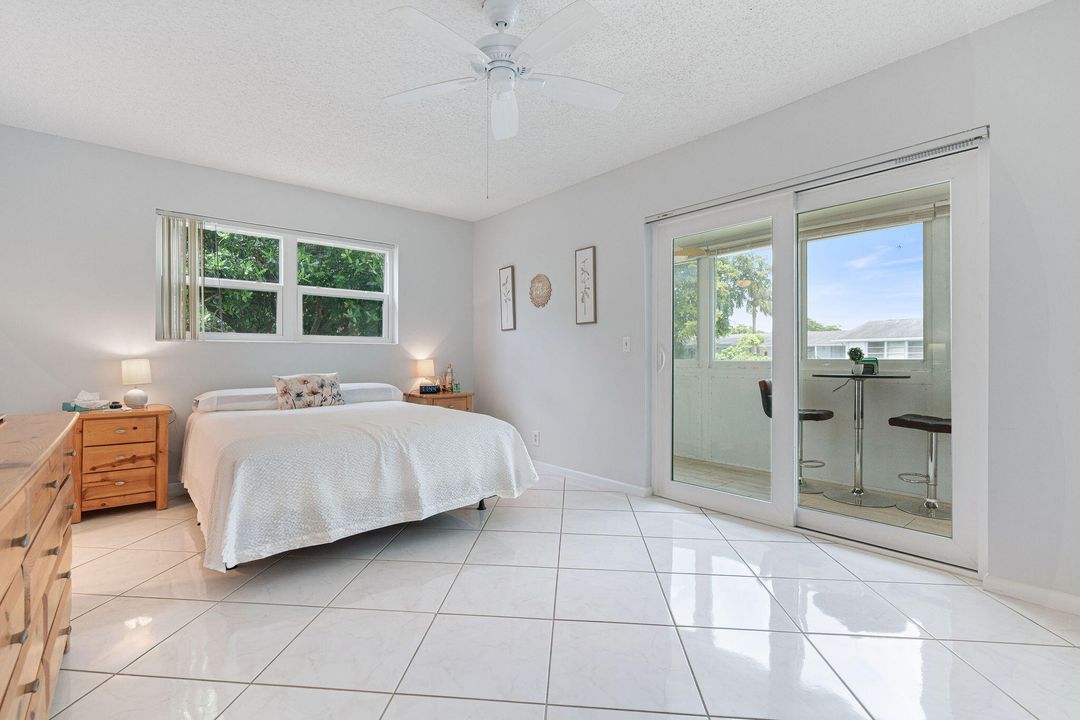 合同活跃: $94,000 (1 贝兹, 1 浴室, 703 平方英尺)