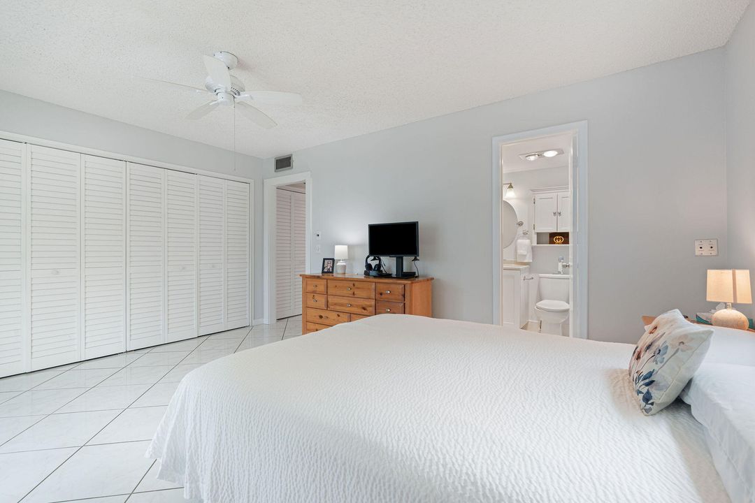 合同活跃: $94,000 (1 贝兹, 1 浴室, 703 平方英尺)