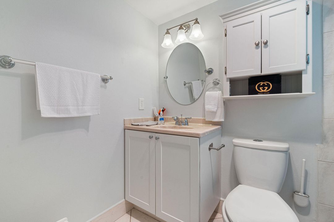 合同活跃: $94,000 (1 贝兹, 1 浴室, 703 平方英尺)