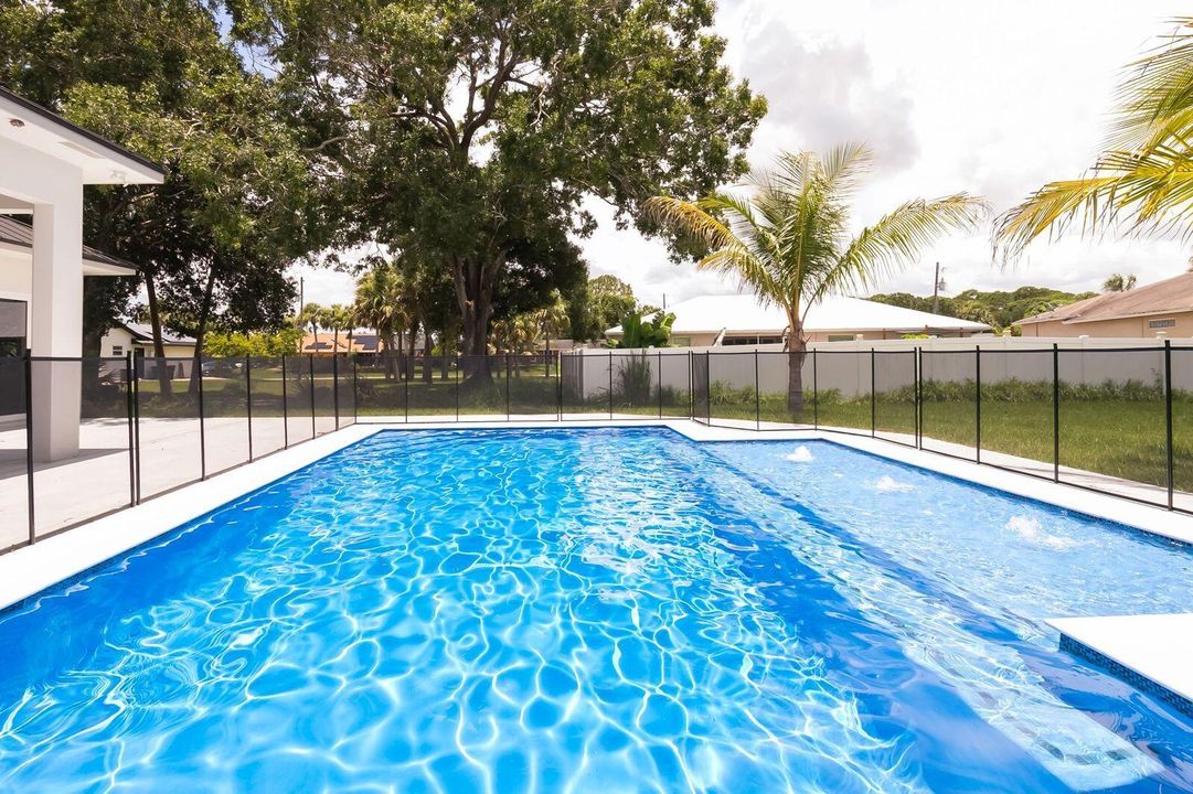 For Sale: $1,179,000 (5 beds, 3 baths, 3404 Square Feet)