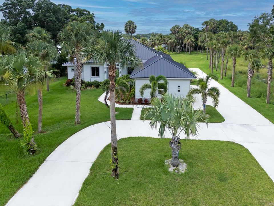 For Sale: $1,179,000 (5 beds, 3 baths, 3404 Square Feet)