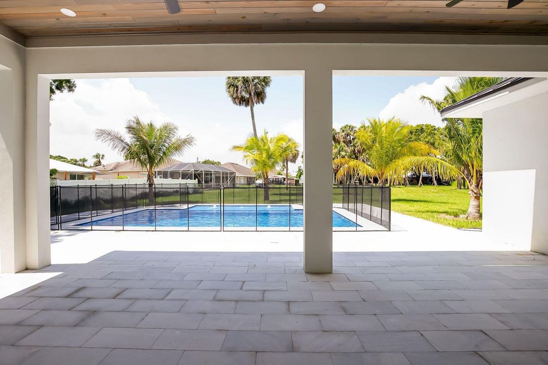 For Sale: $1,179,000 (5 beds, 3 baths, 3404 Square Feet)